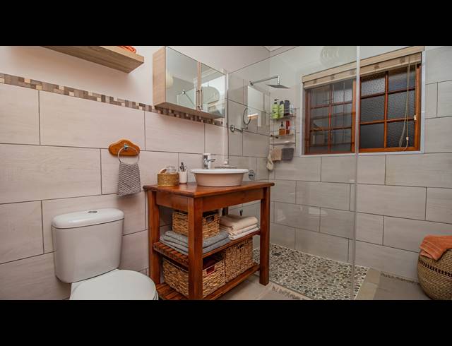 4 BEDROOM HOUSE FOR SALE IN TABLE VIEW